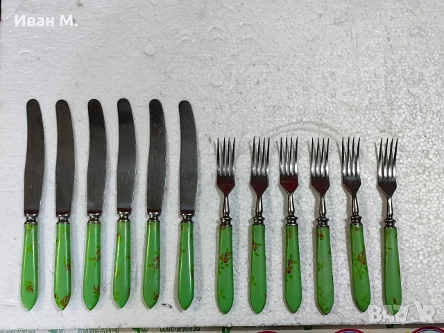 Винтидж комплект от ножове и вилици 