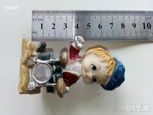 Четири малки фигурки, снимка 7 - Колекции - 49608016