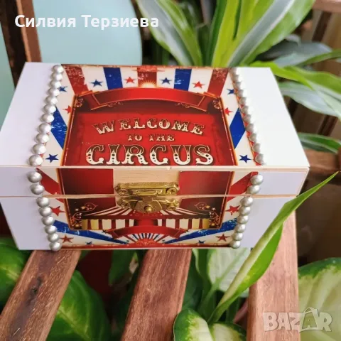 Ръчно изработена дървена кутия Цирк + вътрешна декорация , снимка 2 - Декорация за дома - 50288024