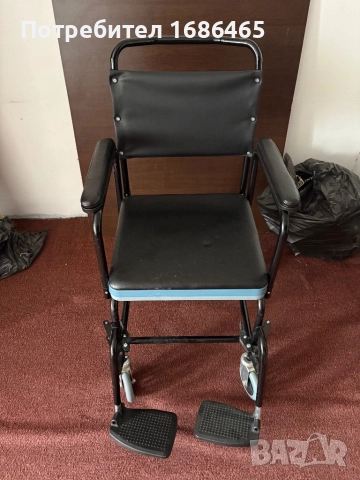 Комбинираният стол за баня и тоалетна