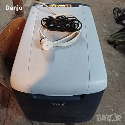 Хладилник Фризер за кола каравана кемпер или камион 