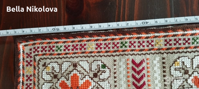 Ръчно бродирана покривка, снимка 2 - Покривки за маси - 53971468