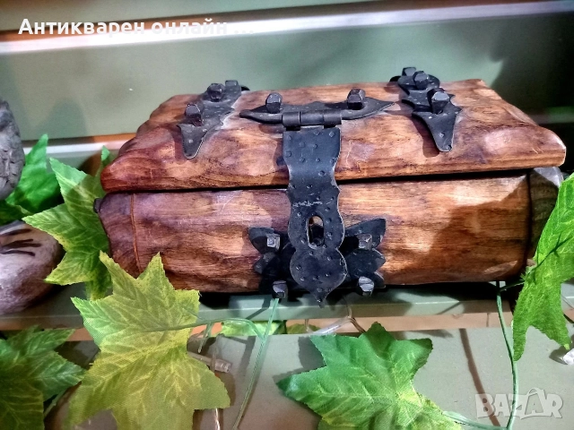 ръчно резбована дървена кутия, снимка 2 - Антикварни и старинни предмети - 52710017