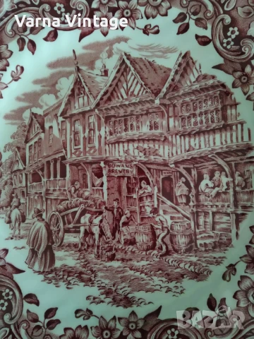 Колекционерска порцеланова чиния Royal Tudor Ware червена. Barker Bros. Ltd Англия., снимка 2 - Колекции - 51017179