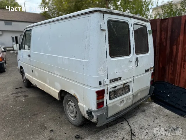 Renault Trafic 2.1 D на части, снимка 4 - Бусове и автобуси - 47126497