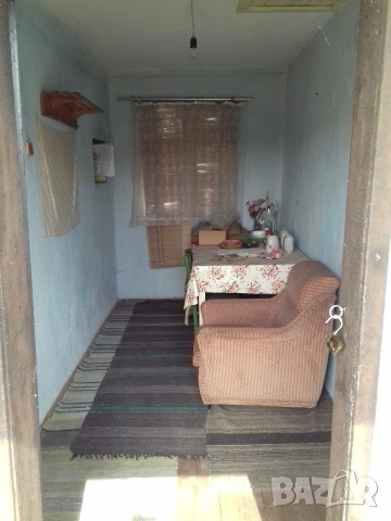 Двуетажна стара къща с. Черничево , снимка 11 - Къщи - 41866640