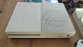 Конзола Xbox One S 500GB, 2 джойстика, 2 игри, снимка 4
