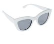 Дамски Слънчеви очила Жените бяла рамка пеперуда тъмни стъкла, снимка 1 - Слънчеви и диоптрични очила - 45975390