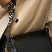 Черна или червена чантичка през рамо с една преграда , снимка 7 - Чанти - 45068327