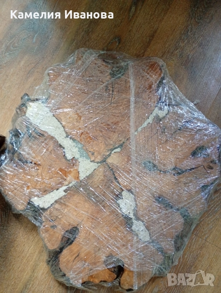 Стенен часовник и 2 масички-лакирана и необработено дърво ,може и поотделно , снимка 1