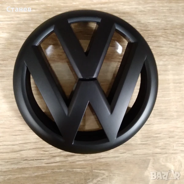 Продавам нова, матирана предна емблема за Golf 6, golf6 MK6, GTI, снимка 1