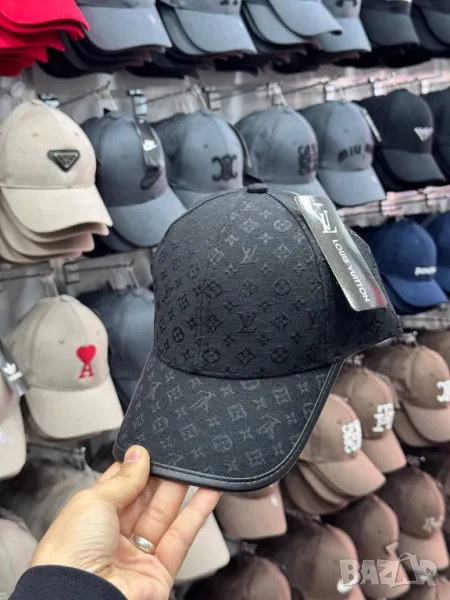 шапки с козирка emporio armani valentino garavani christian dior louis vuitton, снимка 1