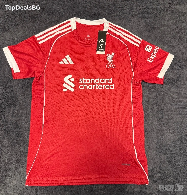 Футболен екип на Liverpool. 2025/2026, снимка 1