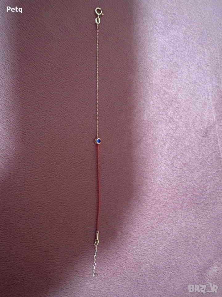 Дамска златна гривна с червен конец , снимка 1