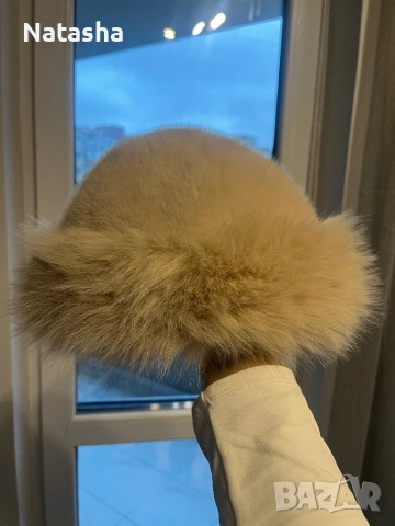 Дамска шапка с пух