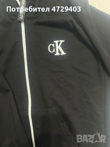 Екип Calvin Klein М/Л размер , снимка 2 - Спортни дрехи, екипи - 53469583