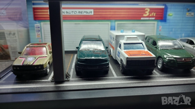 Гараж диорама за 5 коли в мащаб 1-64 , снимка 12 - Колекции - 52261233