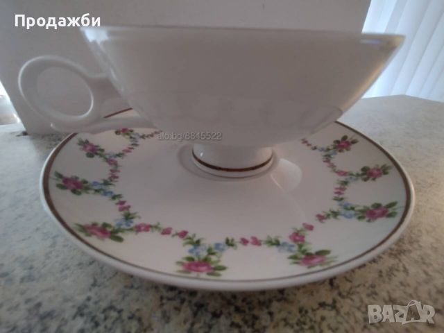 Красив порцеланов комплект за чай, снимка 4 - Сервизи - 45352352