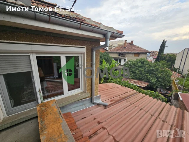 Двуетажна къща в кв. Възраждане