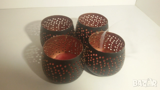 4 метални черни свещи с дупчици с червен восък (цената е за всички), снимка 4 - Декорация за дома - 51832575