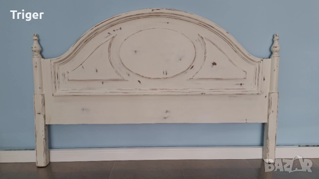 Дървена старинна табла за легло