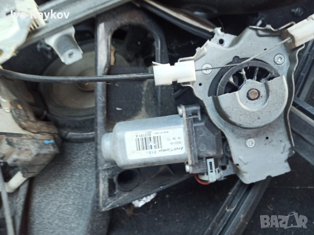 Заден ляв стъклоповдигач Nissan Qashqai 2.0 DCI , 402191А