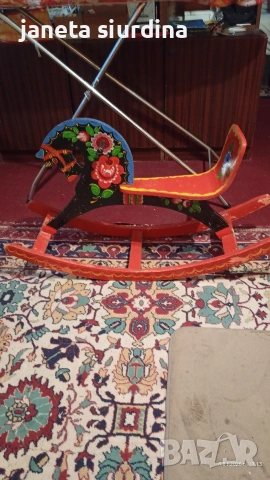 детско люлеещо се конче