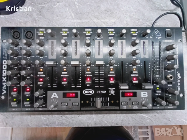 DJ миксер мишпулт смесител предусилвател VMX1000usb Behringer