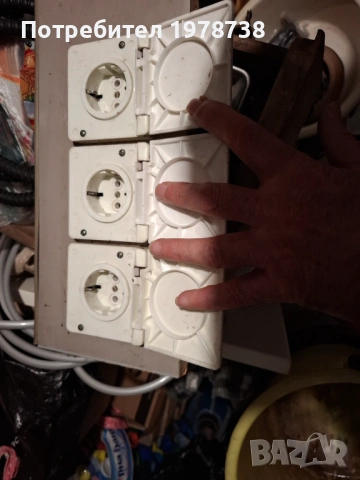 Продавам панел с контакти, снимка 2 - Ключове, контакти, щепсели - 53749022