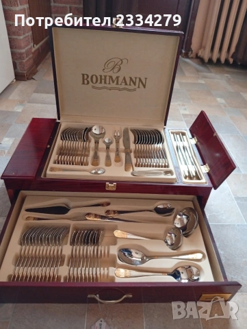 Неупотребяван комплект от прибори за хранене 