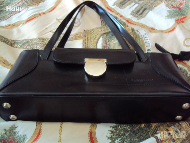 Дамска малка черна чанта от еко кожа., снимка 2 - Чанти - 53745003