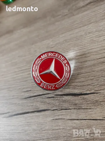 Червена емблема за решетка Mercedes 38 мм – съвместима с S-Class W221, E-Class W211 и W212, снимка 3 - Части - 50276395