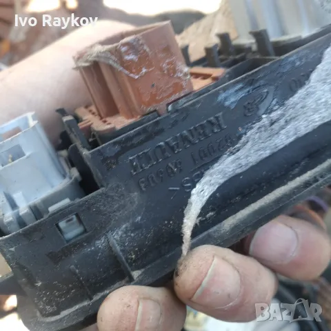 Бутони ел. стъкла за  Renault Scenic II Minivan  8200160603, снимка 4 - Части - 50316573