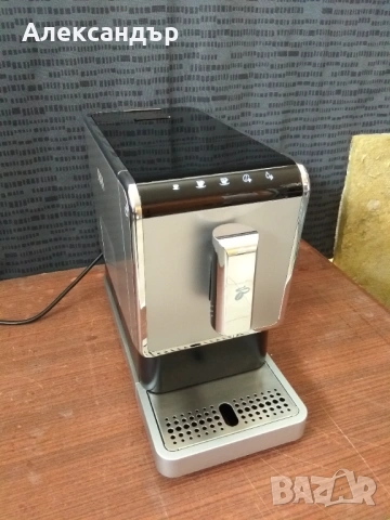 Кафеавтомат TCHIBO, снимка 4 - Кафемашини - 53733717