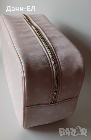 Estee Lauder голям козметичен несесер на точки, снимка 4 - Декоративна козметика - 53695920