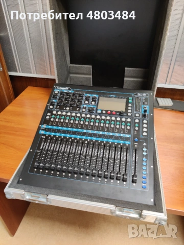 Allen & Heath Qu-16 цифров смесителен пулт с твърд кейс