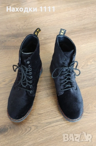 Уникални кадифени кубинки боти, черни, готик, размер 37, като нови, снимка 4 - Дамски боти - 52392920