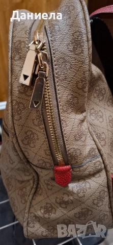 Guess дамска раница, снимка 4 - Чанти - 52921723