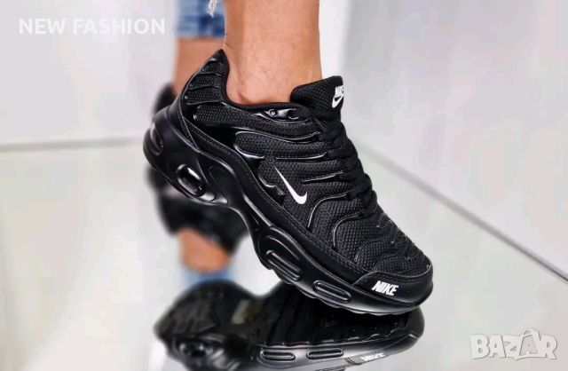 Дамски Маратонки Nike , снимка 2 - Маратонки - 46772619