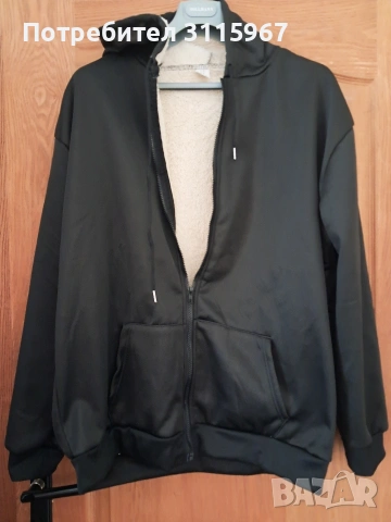 Ватиран мъжки суичър с качулка