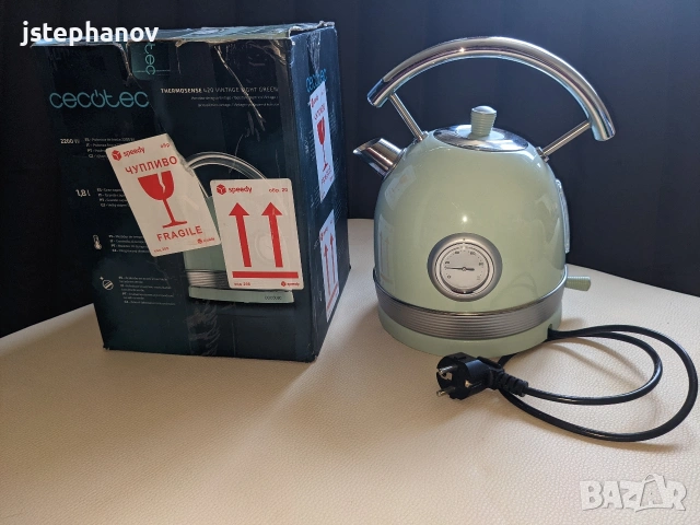 Електрическа кана Cecotec Thermosense зелена, снимка 2 - Кани - 53777332
