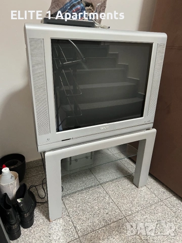 Продава стар телевизор, снимка 3 - Телевизори - 53744013