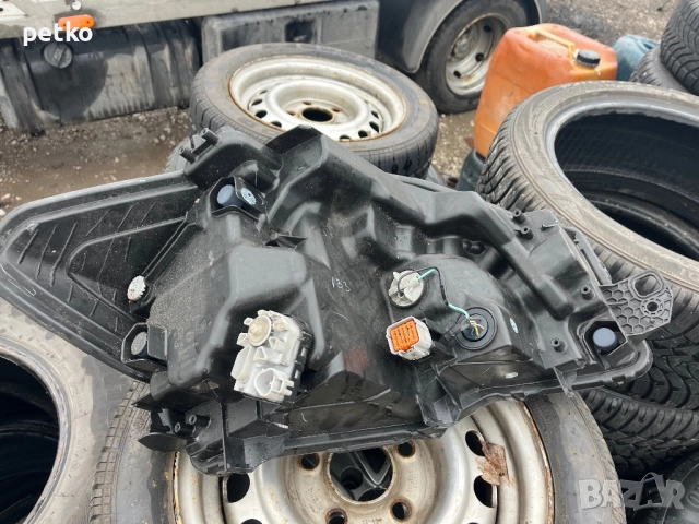 Продавам ляв фар за sx4 s scros2015, снимка 3 - Аксесоари и консумативи - 52864478