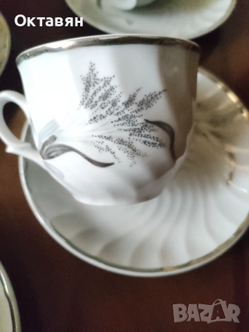 Порцеланов сервиз за чай, снимка 8 - Сервизи - 52970360