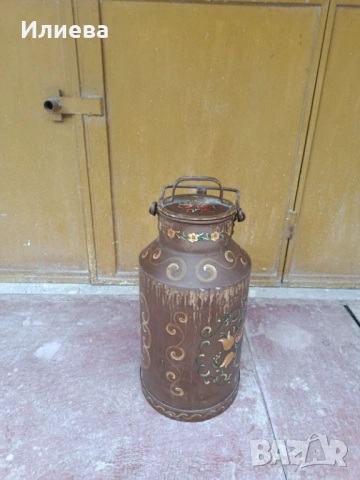 Продавам немски красиво рисуван, голям гюм за мляко, снимка 3 - Колекции - 53814496