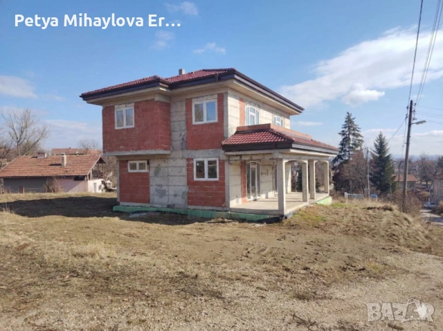 Двуетажна къща с Акт 14 в с. Хераково