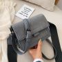 Малка чанта Clarina Grey, снимка 1