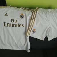 Adidas Real Madrid екип 152 размер оригинален, снимка 1 - Детски комплекти - 45046860
