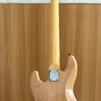 Fender Squier classic vibe 70's Jazz Bass V бас китара, снимка 2 - Китари - 45205273