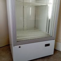 Хладилна витрина, снимка 4 - Хладилни витрини и фризери - 46126735
